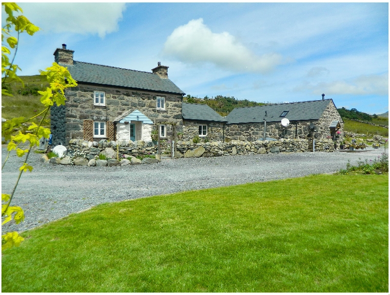 Image of Cae'r Fadog Isaf Farmhouse